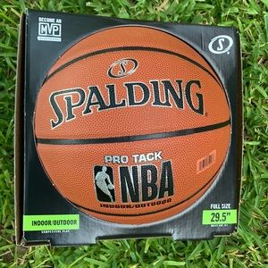 Spalding Pro Track basketball
